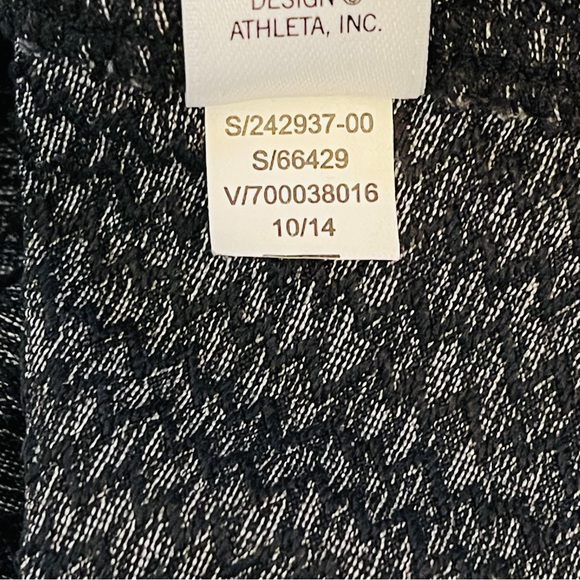 Athleta Heartbeat Hope Black Herringbone Zip Up Athletic Workout Jacket Size M - Picture 9 of 10